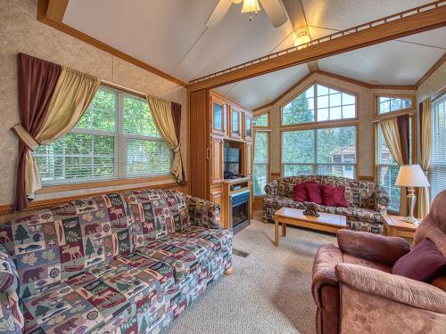 Maggie Valley Cabin Rentals - image 2