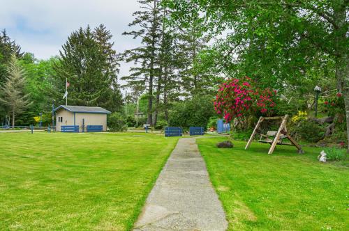 Long Beach Camping Resort Studio Cabin 3