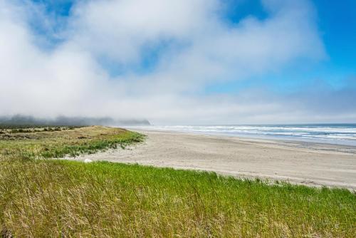 Surrounding environment, Long Beach Camping Resort Studio Cabin 3 in Ilwaco (WA)