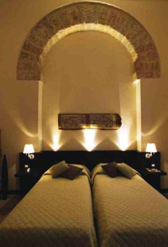 Classic Double or Twin Room image 2