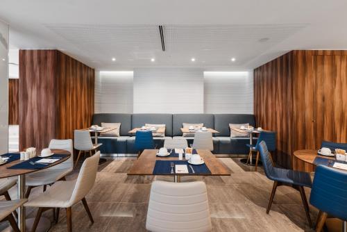 Exe Saldanha - image 3