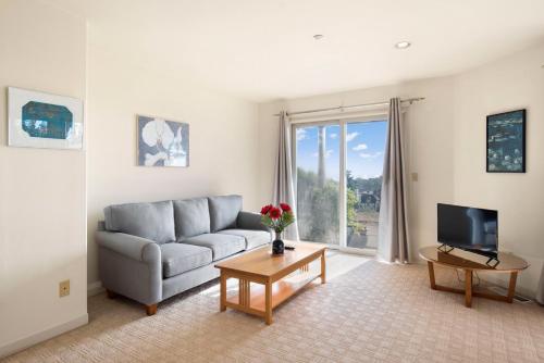 Sunny & Quiet Home Sheltered in Beautiful Aptos! home - image 2