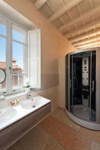 Bathroom, Hotel Palazzo Novello in Montichiari