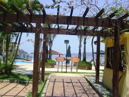 Angra dos Reis - Apartamentos com Vista para o mar OU para piscina Condominio Porto Bali