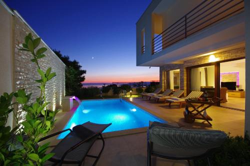  Villa Lucia Marea in 21300 Makarska