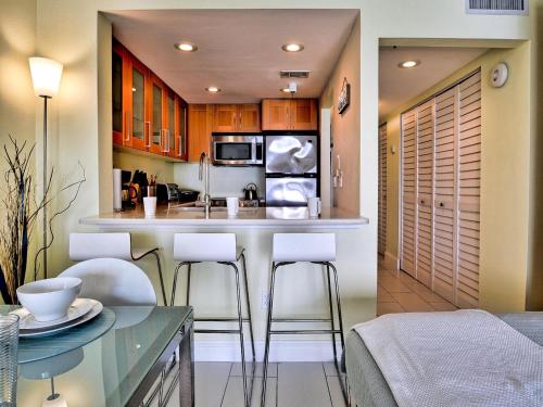 Ocean Sands 504 Beachfront Studio Condo - image 3