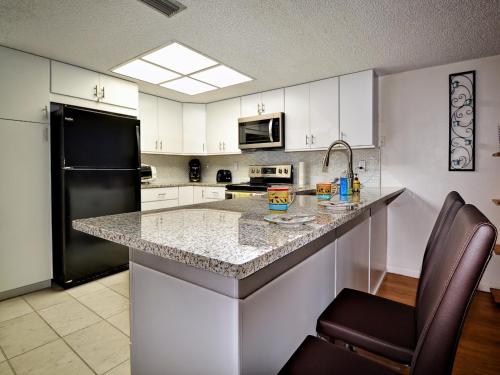 Sea Club 43 Charming Beach Community in อินเดียนชอร์ส (FL)