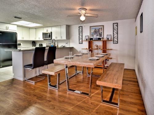 Sea Club 43 Charming Beach Community in อินเดียนชอร์ส (FL)