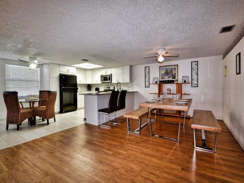 Sea Club 43 Charming Beach Community in อินเดียนชอร์ส (FL)