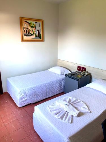2 twin beds