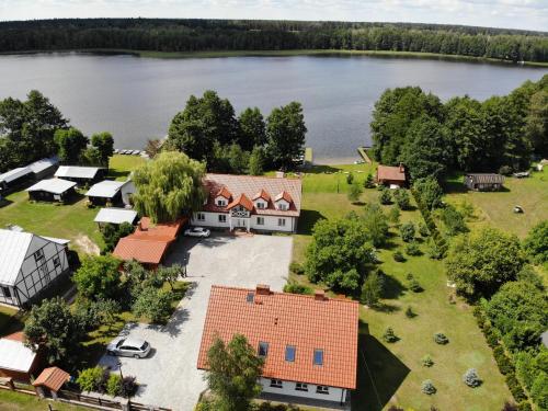 Viesnīcas āriene, Raciborówka (Raciborowka) in Łąck Mały
