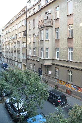 White Night City Center Apartman - image 14