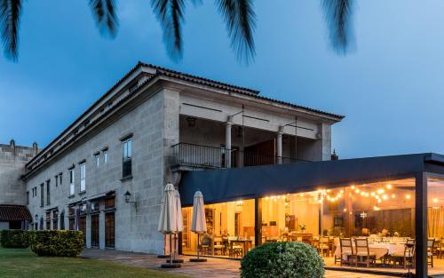 Exterior view, Parador de Tui in Albelos