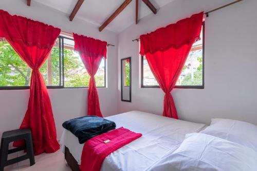 CAMPO VALDES PARK HOSTEL, Medellín (photo 11)