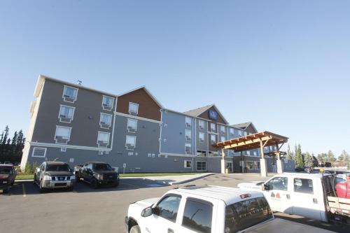 Pomeroy Inn & Suites at Olds College