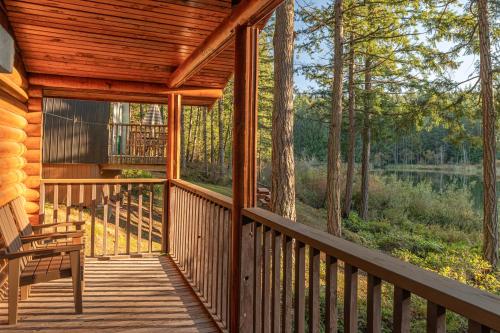 Balcony/terrace, Cusheon Lake Resort in Salt Spring Island (BC)