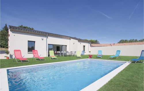 Stunning home in Portes en Valdaine w/ Outdoor swimming pool, Outdoor swimming pool and 4 Bedrooms gîte à louer La Bégude-de-Mazenc