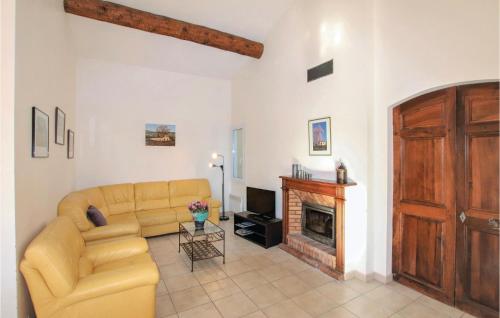 Stunning home in Caromb w/ Outdoor swimming pool, 3 Bedrooms and WiFi gîte à louer Modène