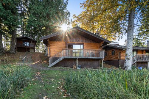 Entrance, Cusheon Lake Resort in Salt Spring Island (BC)