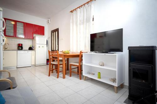 Seaside house for families with children Cove Kruseva Hvar - 12459 - image 6