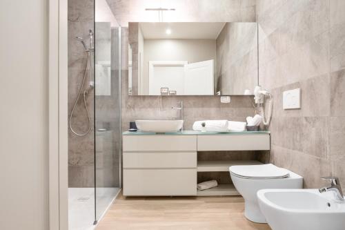 Piazza Maggiore White Apartment - image 5