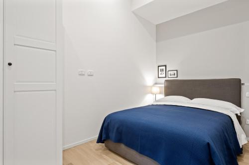 Piazza Maggiore White Apartment - image 3
