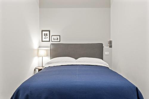 Piazza Maggiore White Apartment - image 4
