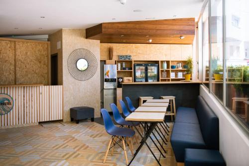 TAKE SURF Hostel Conil - image 10
