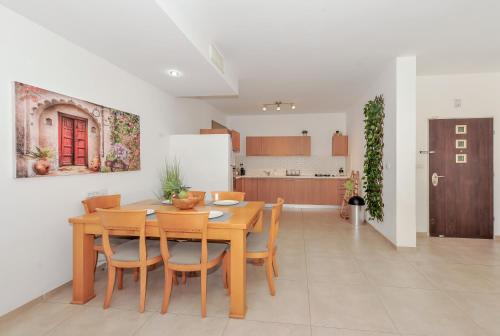 Family-Friendly Apartment in Zichron Yaakov