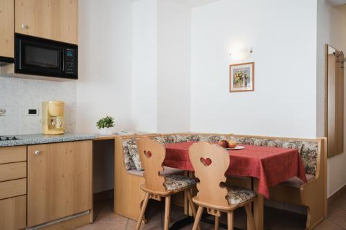 virtuve, Apparthotel Sellaronda in Livinallongo