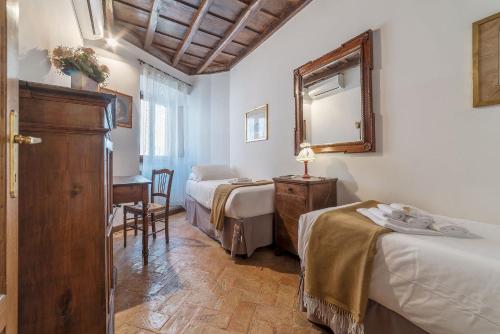By the charming Piazza Navona - FromHometoRome - image 3
