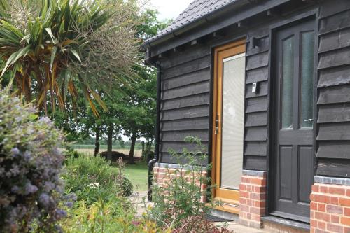 Superb Stokesby Barn Apartment - Norfolk Broads & Norwich