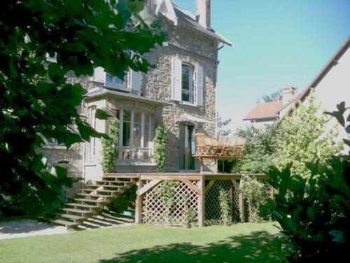 A szálláshely kívülről, Les Chambres de LOUIS in Le Chesnay