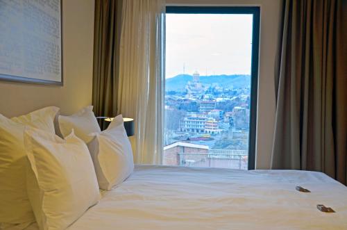 226833148 Citadel Narikala Hotel