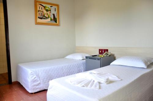 2 twin beds