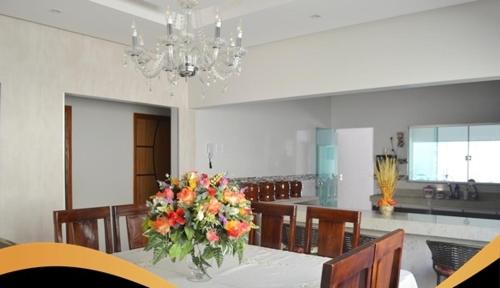 Linda Casa com Sauna, Hidromassagem, Piscina, Cascata, Churrasqueira e Suite Master!! in Popular