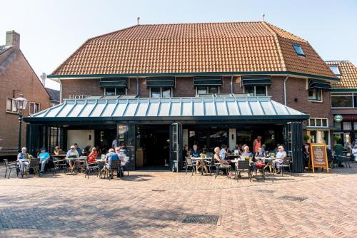 Hotel Restaurant de Jong, Nes bei Metslawier