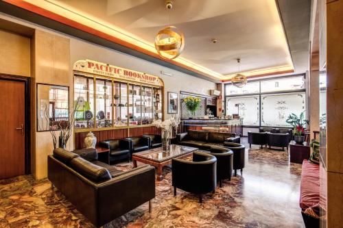 Hotel Pacific - image 5