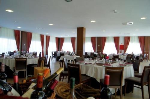 Placido Hotel Douro - Tabuaco Placido Hotel Douro - Tabuaco is perfectly located for both business and leisure guests in Tabuaco. Both business travelers and tourists can enjoy the hotels facilities and services. Service-minded s