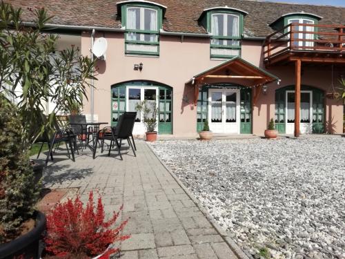  Hegyhát - Izmény Üdülőház in Izmény