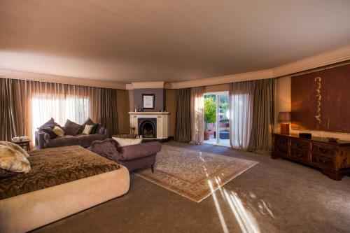 LUXURY VILLA 5 BEDROOMS NAGÜELES MARBELLA FOR HOLIDAY RENTALS - image 9
