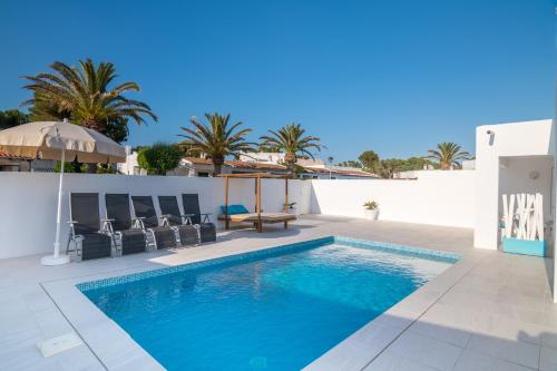  Villa Eidan, Pension in Cala Blanca