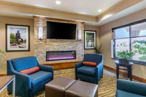 Comfort Suites Hopkinsville near Fort Campbell