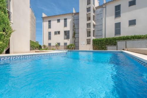  Residencial Llenaire, Pension in El Port