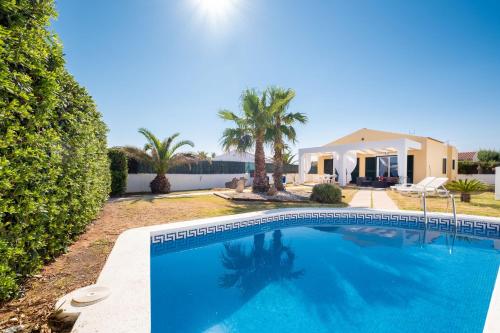 Chalet con piscina en Menorca