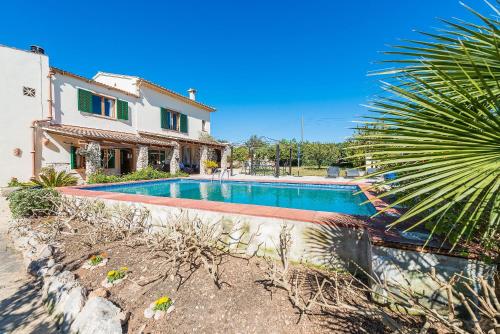 Hermosa Villa entre Naranjos en Muro - image 4