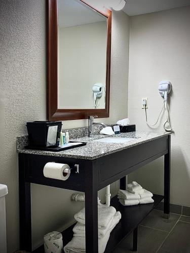 Quality Inn Oklahoma City South - image 3