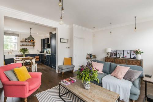 Stylish 2bd Flat In Kensal Rise - Well Connected!, , London
