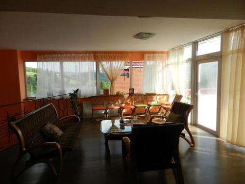 Delt lounge/TV-område, Hotel Fortetsya in Slavske