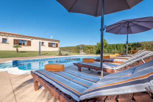 مسبح, Can Siurell in أرتا